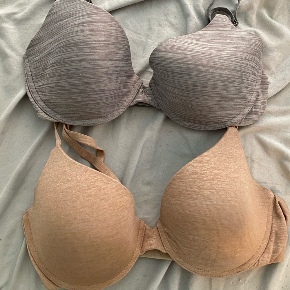 2 Victoria’s Secret Bras
